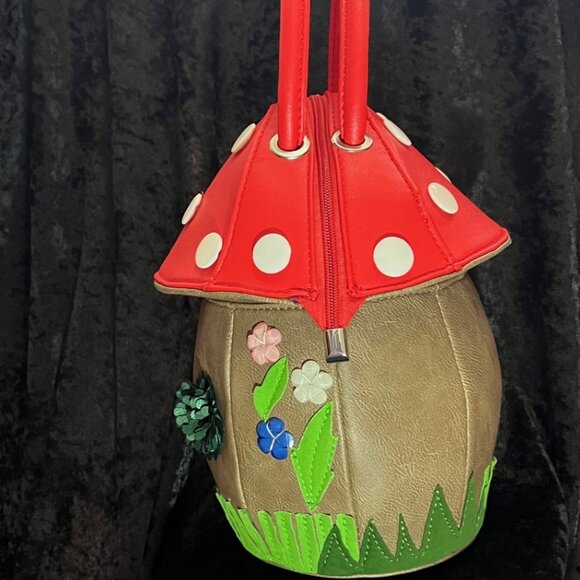 Mushroom-shaped purse with flower and grass details, 2 handles - Picture 3 of 16